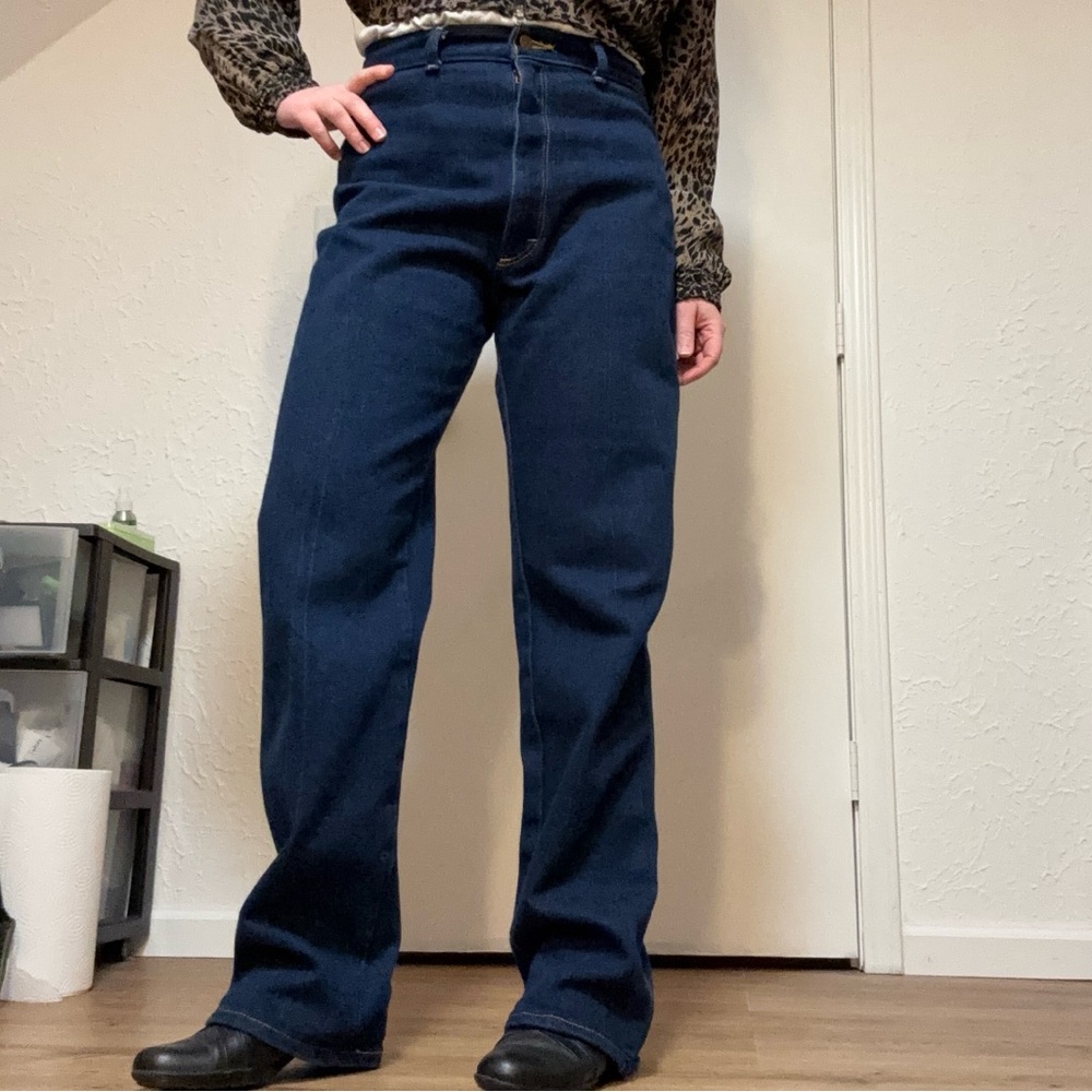 Vintage Finesse Straight Leg Dark Wash Jeans with High Waist, size 16